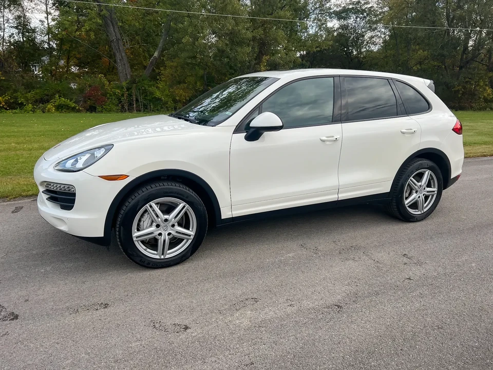 2011 Porsche 958 Cayenne S - Image 4 of 6