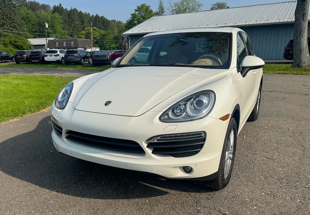 2012 Porsche 958 Cayenne S - Image 2 of 6