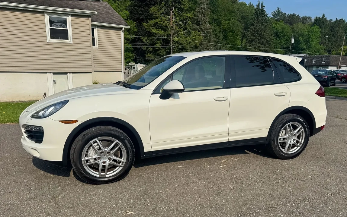2012 Porsche 958 Cayenne S - Image 6 of 6