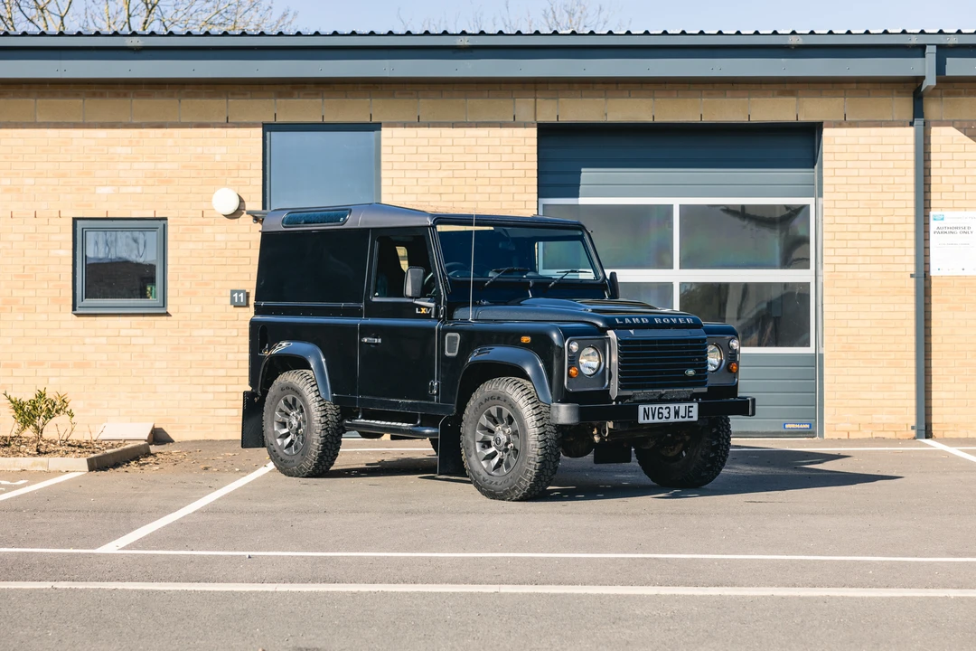 2013 Land Rover Defender 90 - Image 8 of 31