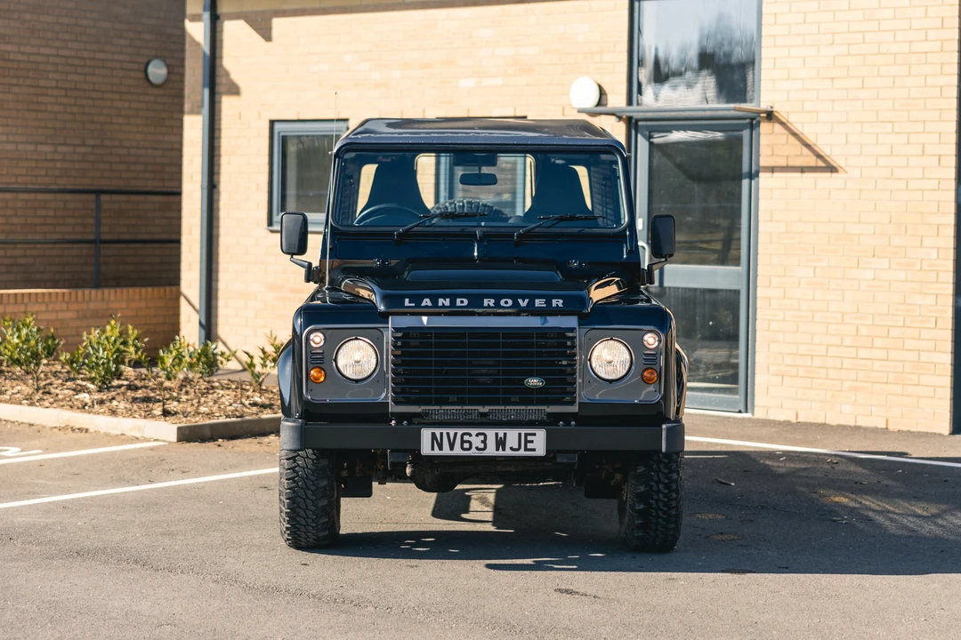 2013 Land Rover Defender 90 - Image 19 of 31