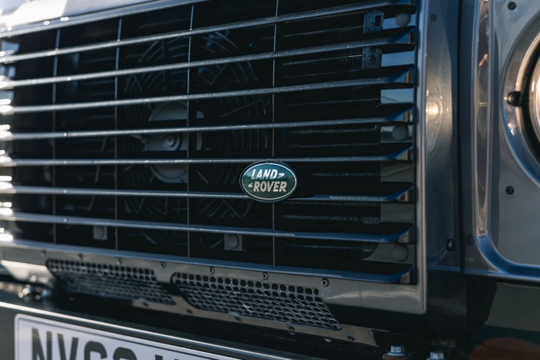 2013 Land Rover Defender 90 - Image 25 of 31