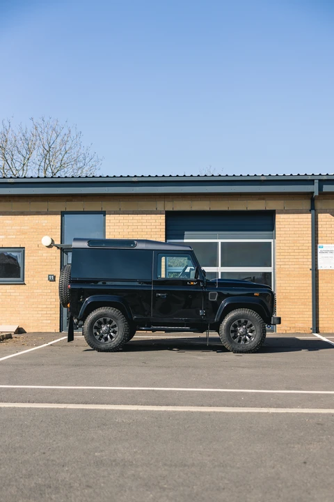 2013 Land Rover Defender 90 - Image 11 of 31
