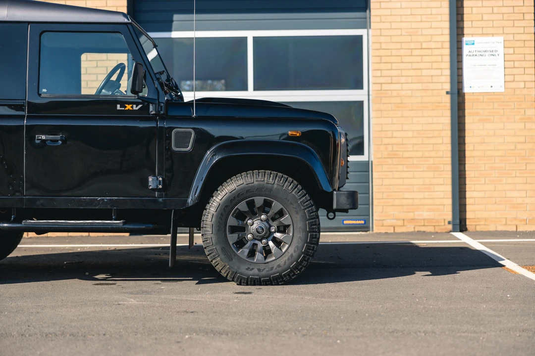 2013 Land Rover Defender 90 - Image 21 of 31