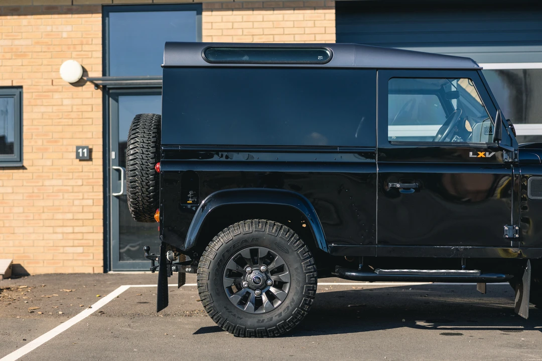2013 Land Rover Defender 90 - Image 20 of 31