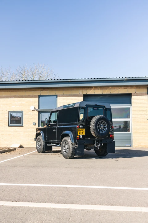 2013 Land Rover Defender 90 - Image 5 of 31