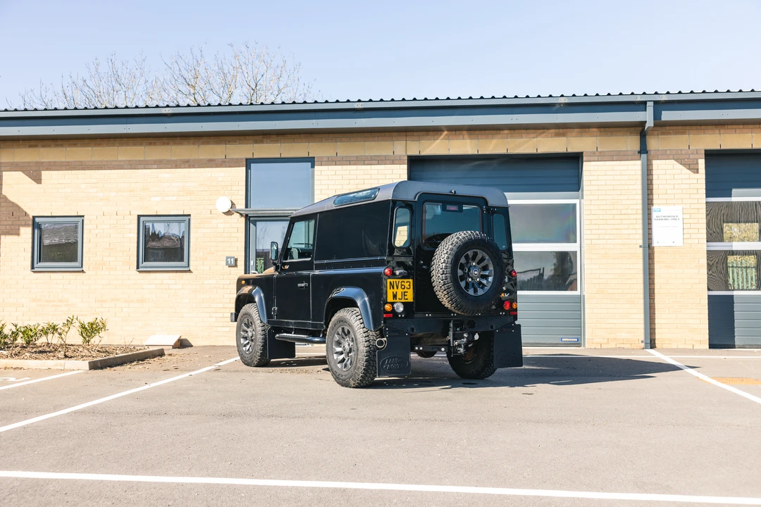 2013 Land Rover Defender 90 - Image 15 of 31