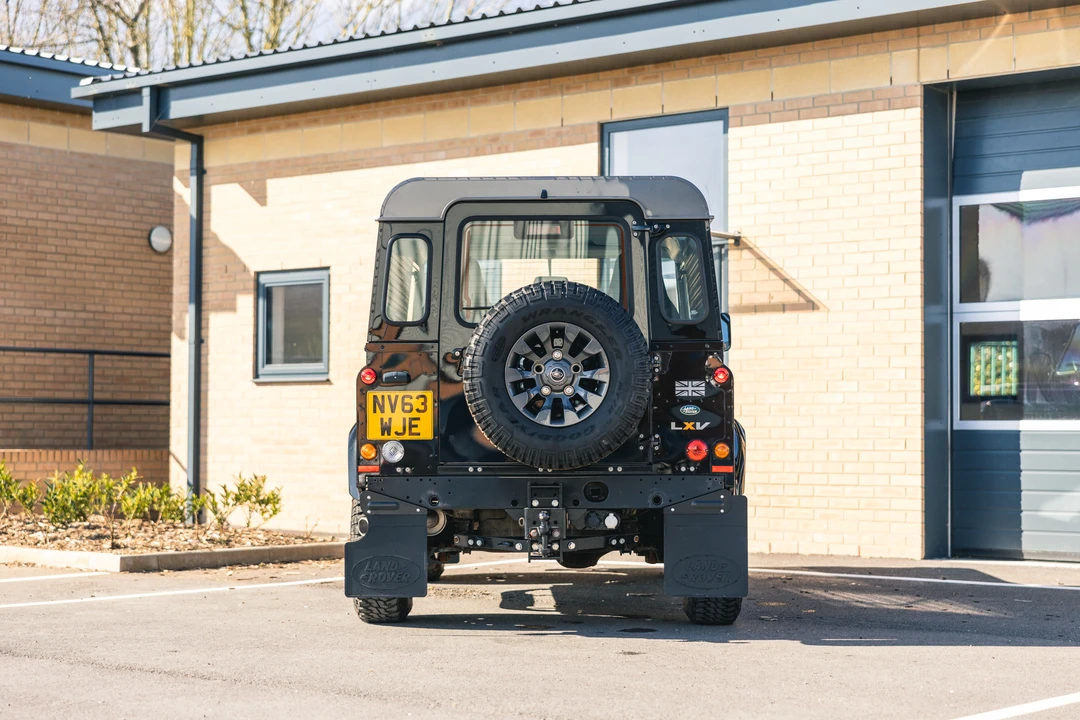 2013 Land Rover Defender 90 - Image 13 of 31