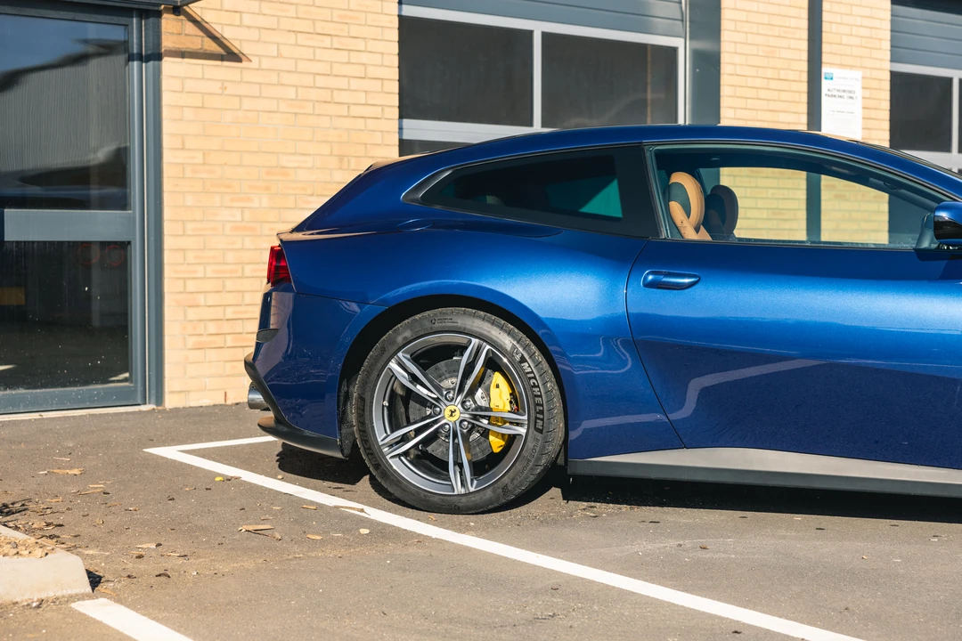 2018 Ferrari GTC4Lusso - Image 23 of 31
