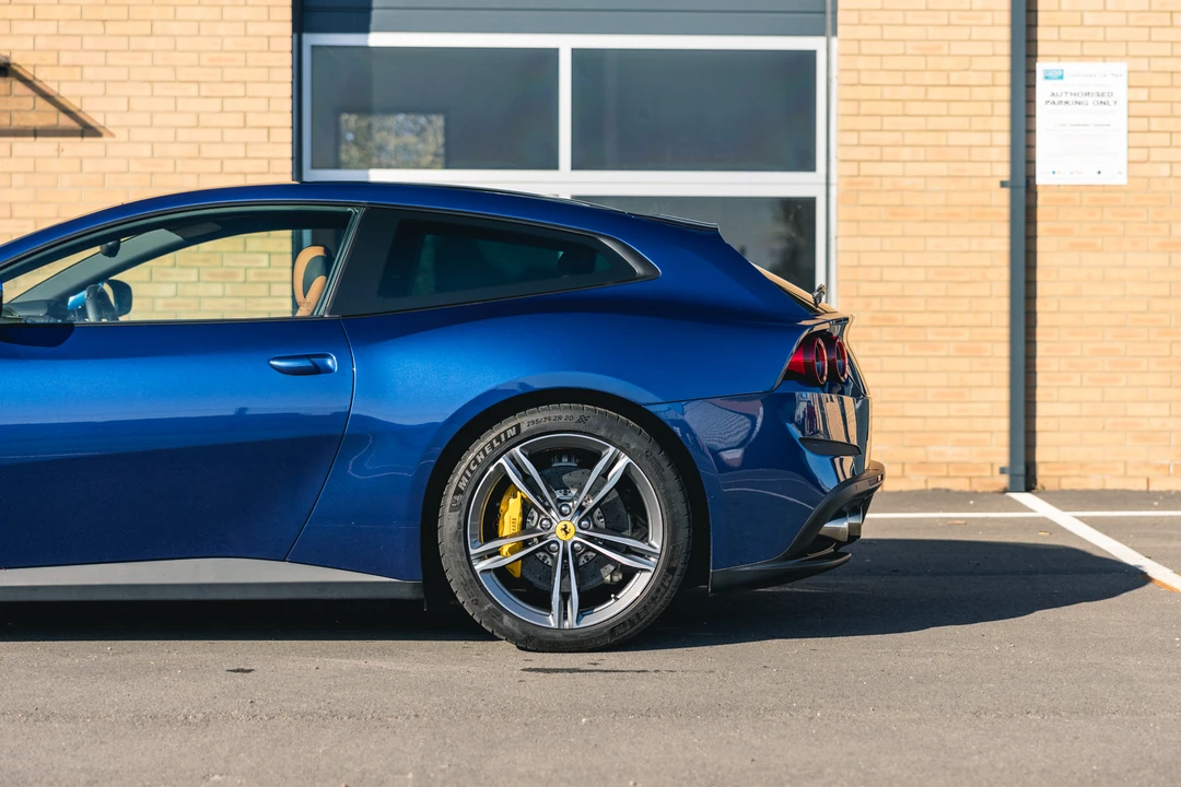 2018 Ferrari GTC4Lusso - Image 28 of 31