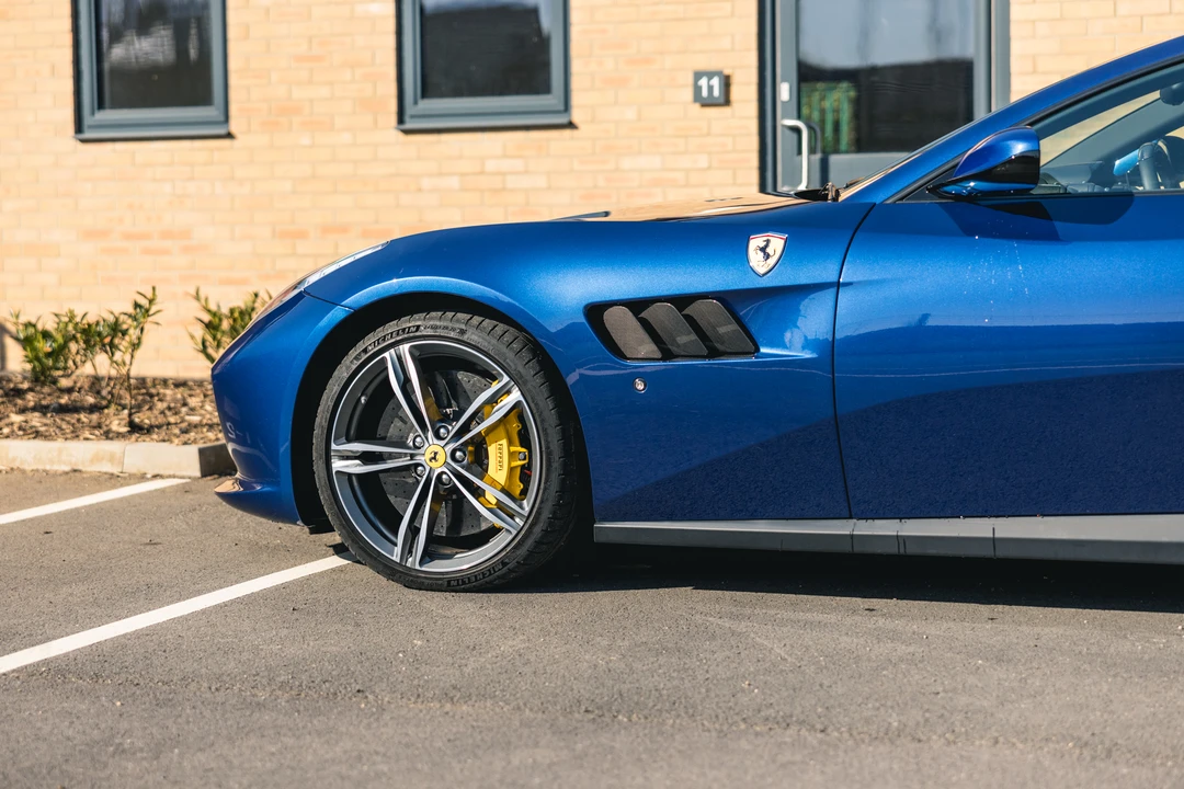2018 Ferrari GTC4Lusso - Image 27 of 31
