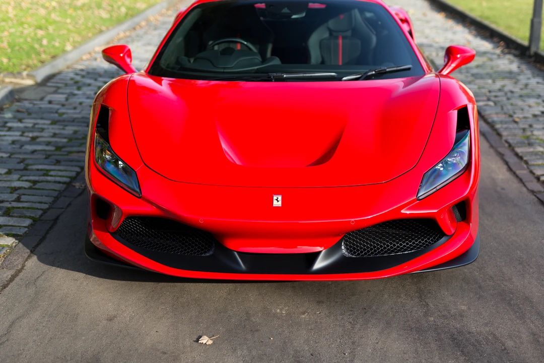 Ferrari F8 Tributo - Image 8 of 31