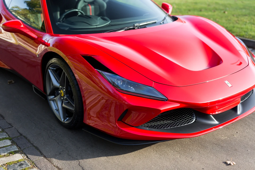 Ferrari F8 Tributo - Image 15 of 31
