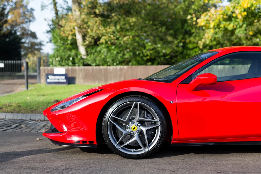 Ferrari F8 Tributo - Image 21 of 31