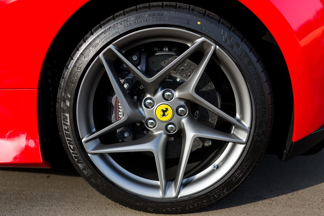 Ferrari F8 Tributo - Image 25 of 31