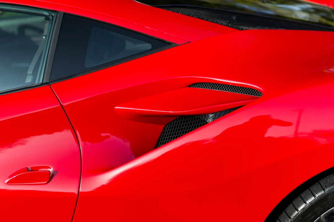 Ferrari F8 Tributo - Image 28 of 31