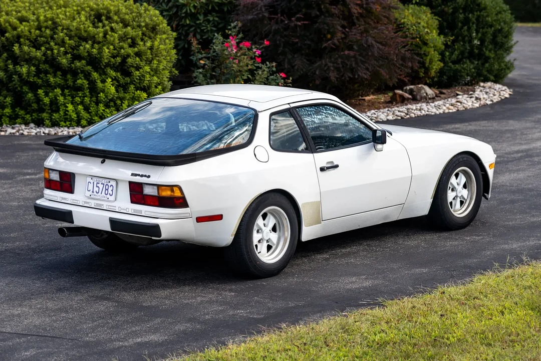 1984 Porsche 944 - Image 5 of 6