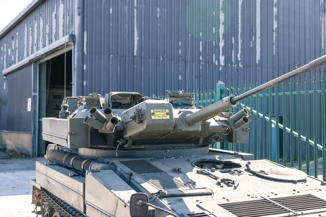 Alvis - Image 14 of 31