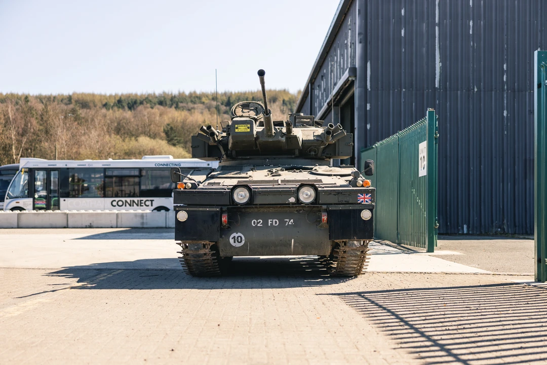 Alvis - Image 7 of 31