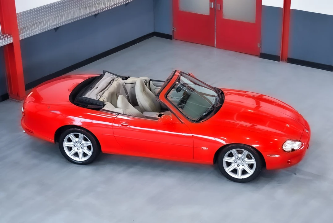2000 Jaguar X100 XK8 - Image 12 of 30