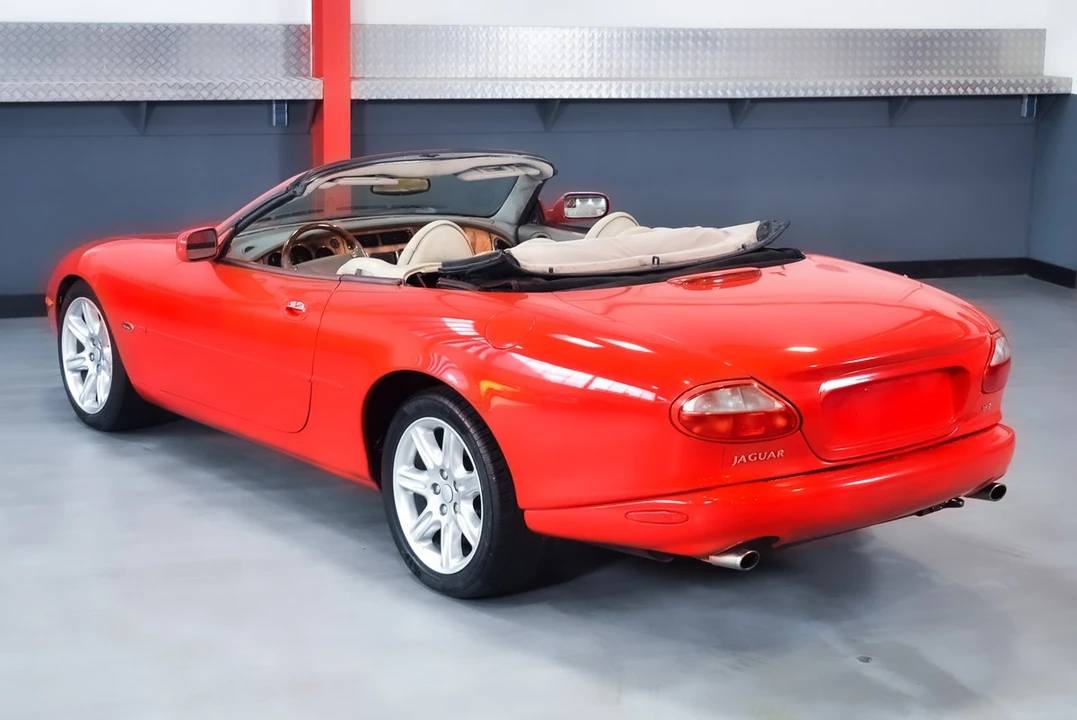 2000 Jaguar X100 XK8 - Image 16 of 30