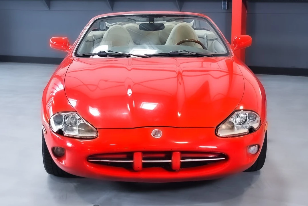 2000 Jaguar X100 XK8 - Image 2 of 30