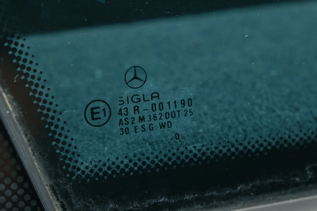 2000 Mercedes-Benz W210 E-Class - Image 26 of 31