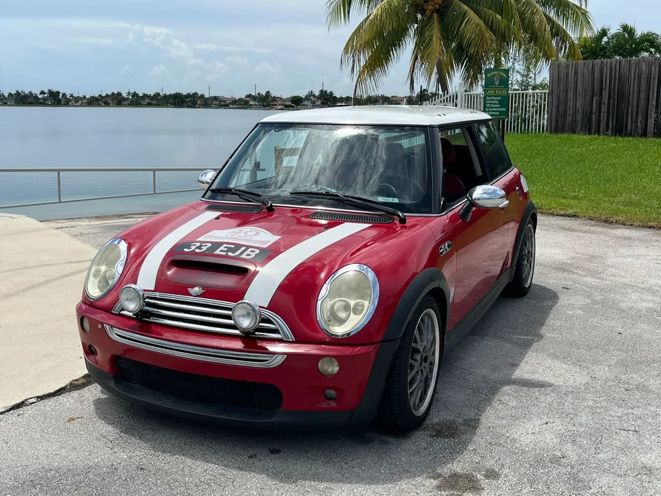 2004 Mini Mini Cooper S 1st Gen - Image 2 of 6