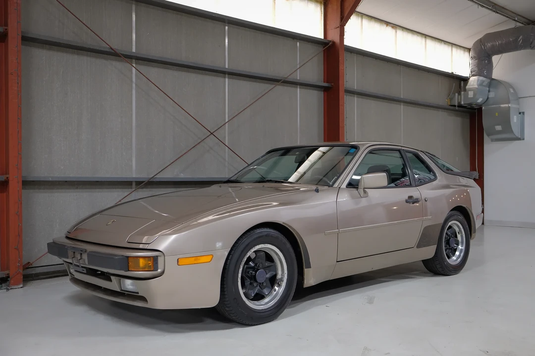 1984 Porsche 944 - Image 2 of 6