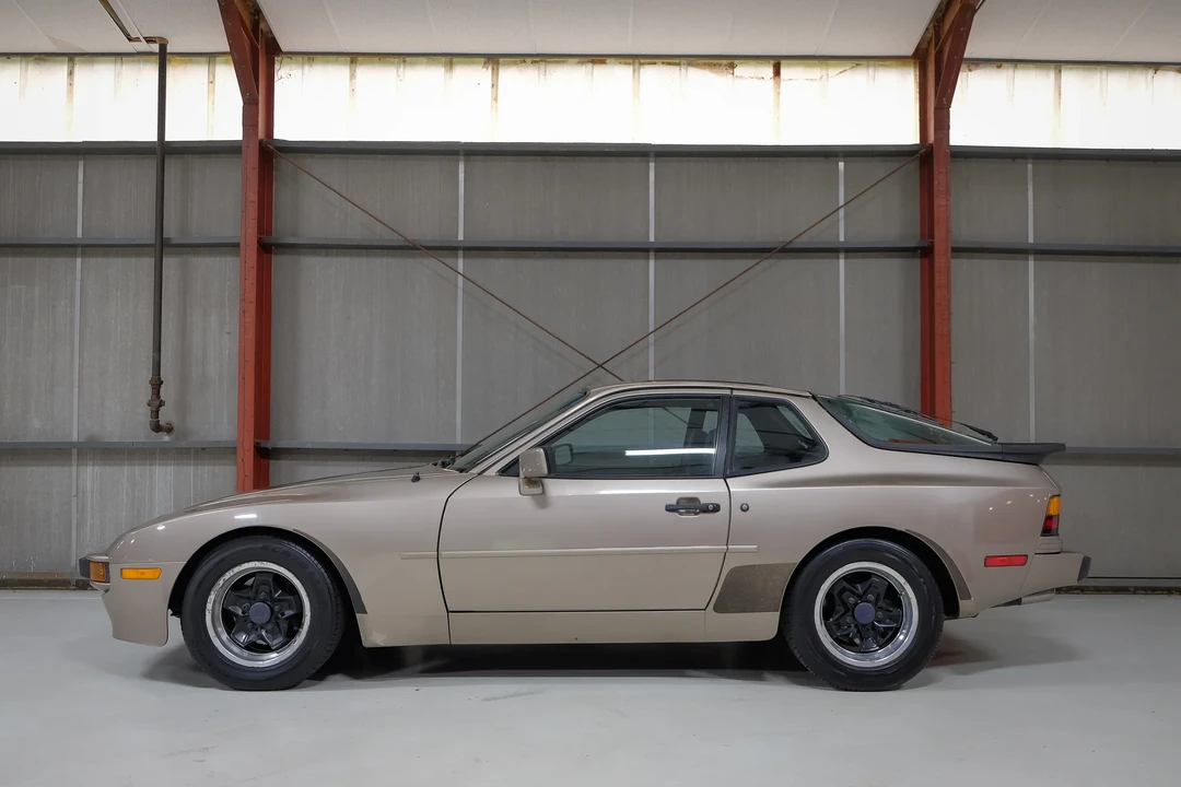 1984 Porsche 944 - Image 3 of 6