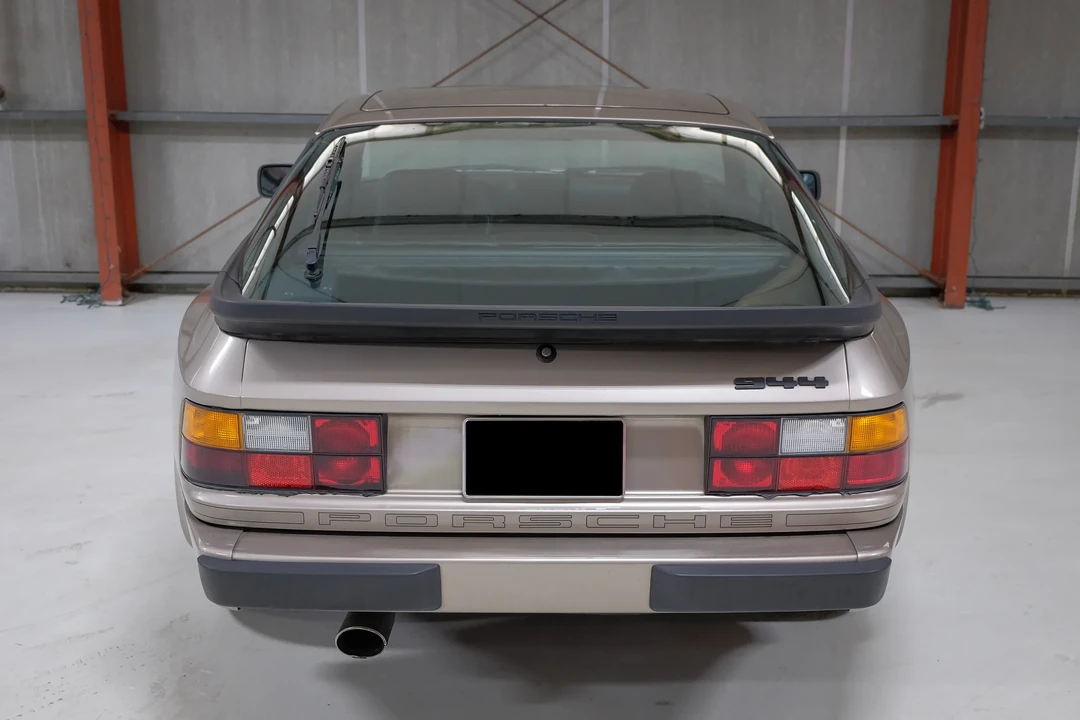 1984 Porsche 944 - Image 5 of 6
