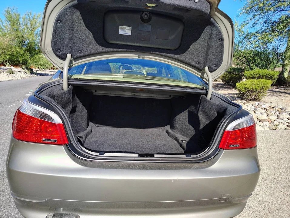 2007 BMW E60 5 Series Sedan - Image 10 of 20
