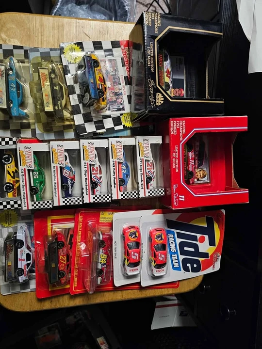 Parts & Memorabilia Scale Models - Image 2 of 2