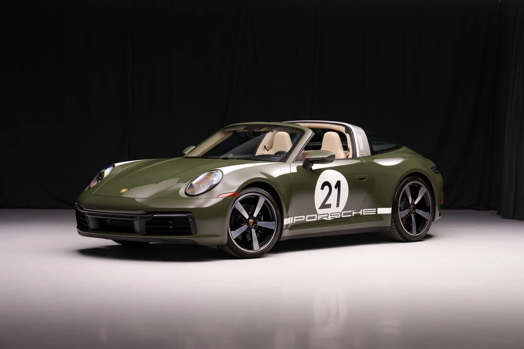 2021 Porsche 992 Targa 4 & 4S - Image 2 of 31