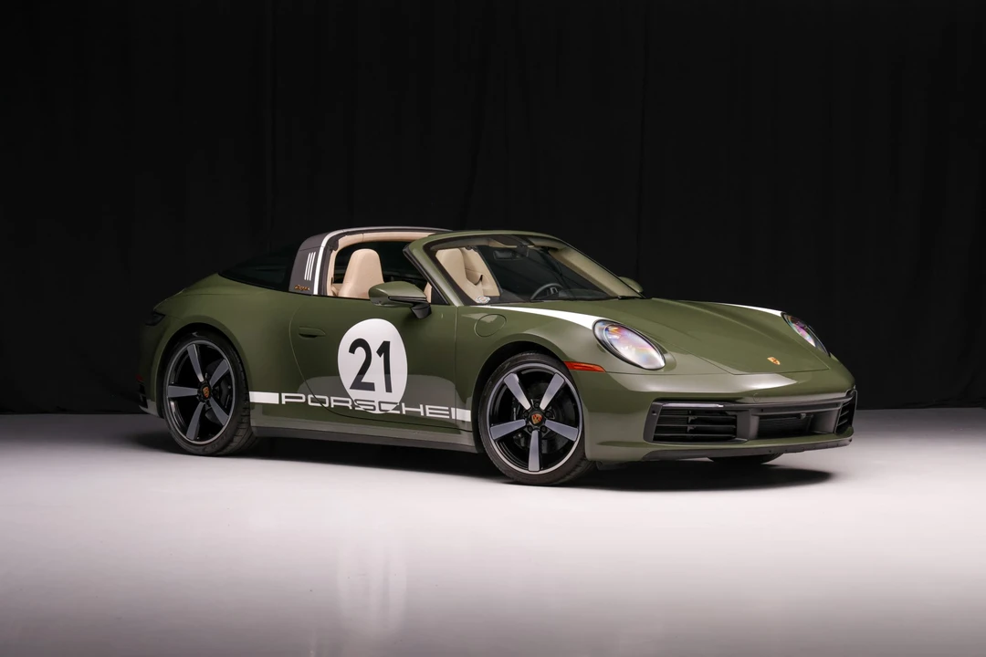 2021 Porsche 992 Targa 4 & 4S - Image 9 of 31