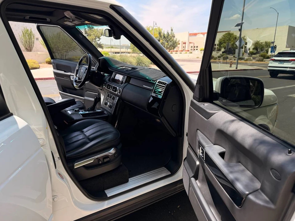 2012 Land Rover Range Rover L322 - Image 10 of 23