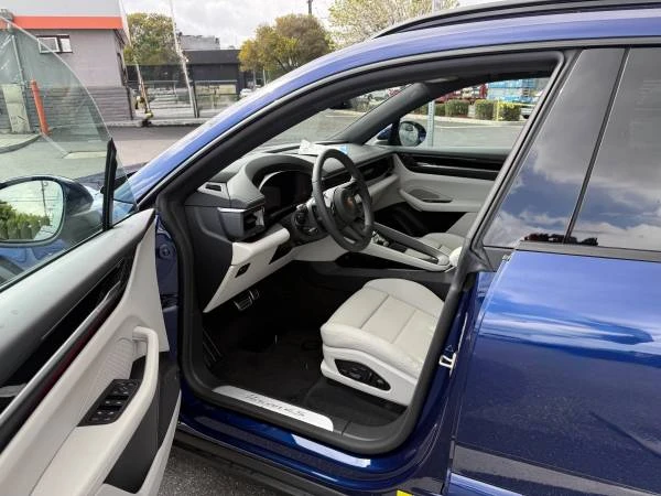 2025 Porsche Macan Electric - Image 2 of 8