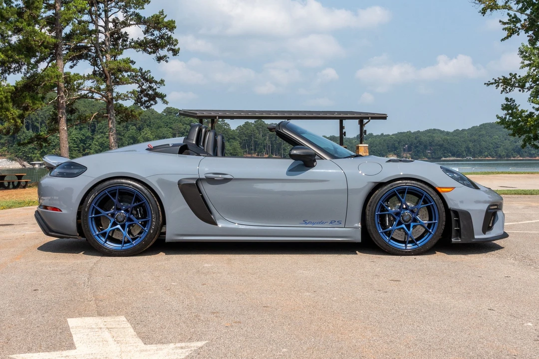 2027 Porsche 918 Spyder - Image 2 of 31