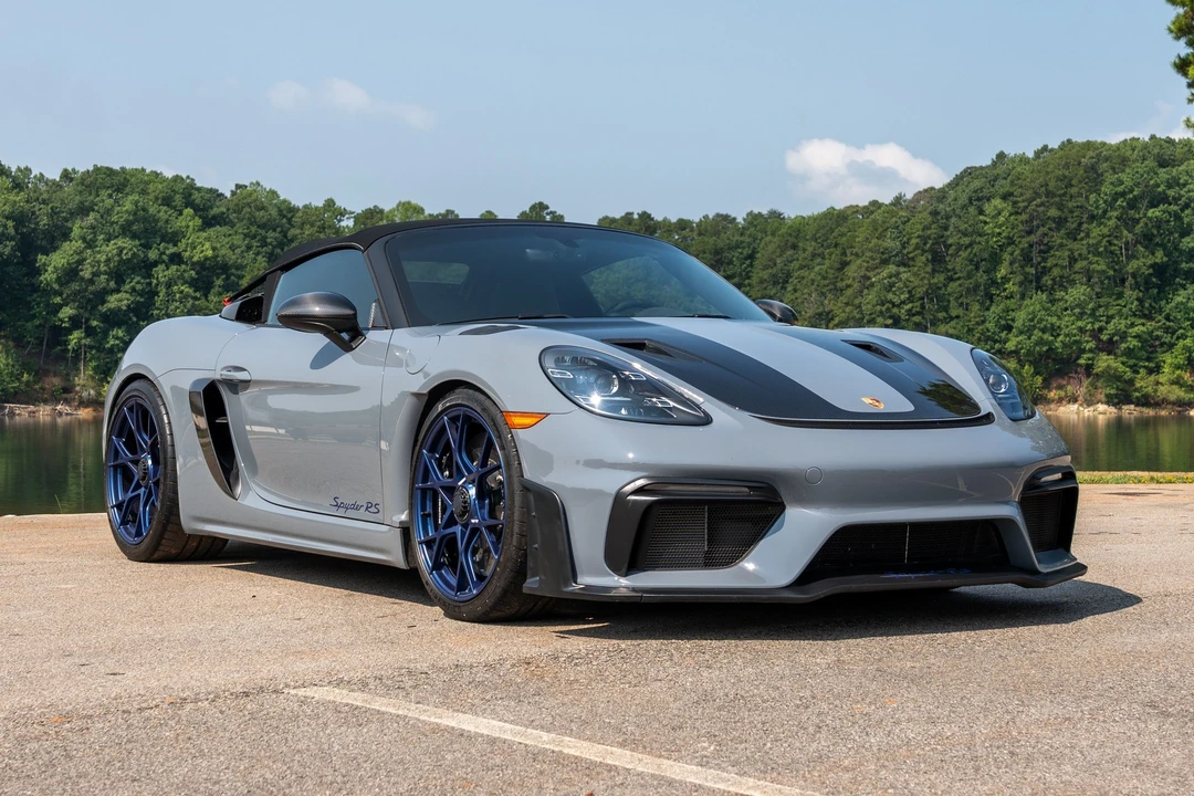 2027 Porsche 918 Spyder - Image 5 of 31