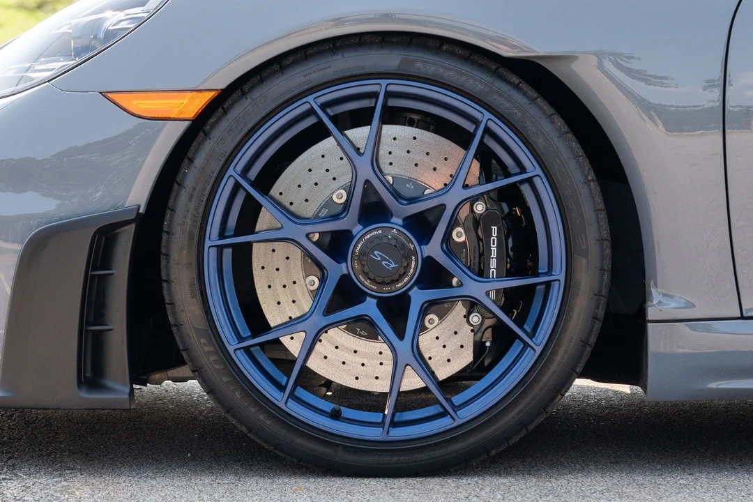 2027 Porsche 918 Spyder - Image 18 of 31