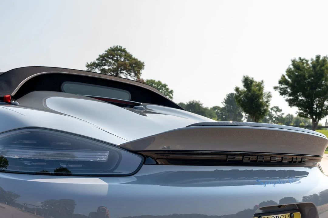 2027 Porsche 918 Spyder - Image 27 of 31