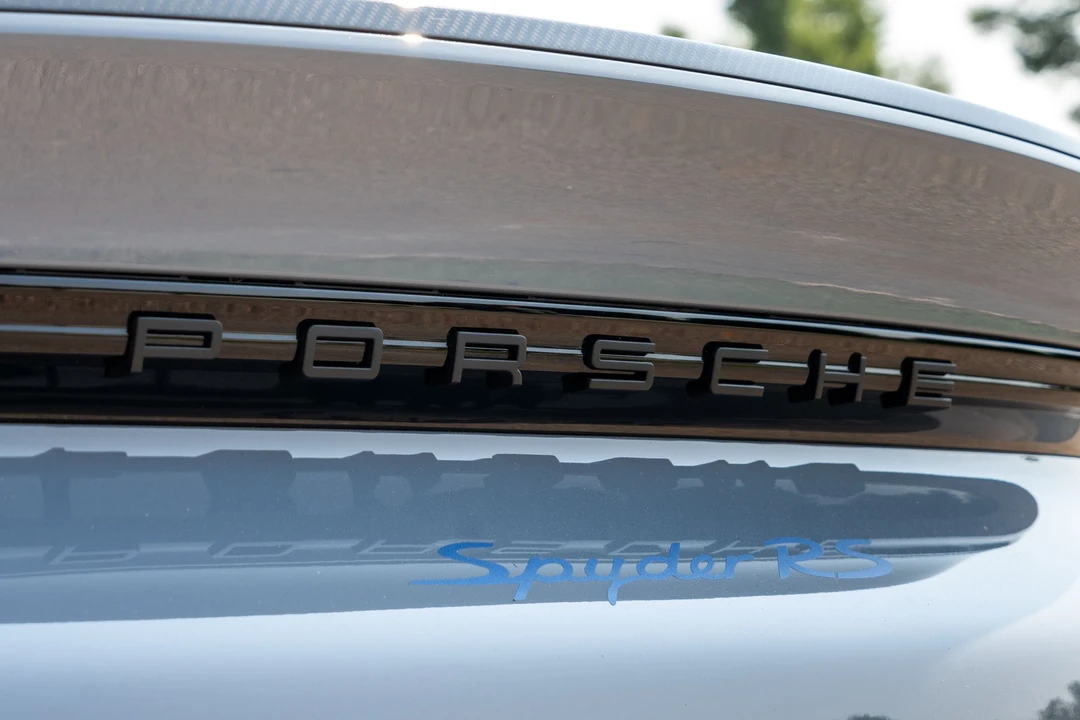2027 Porsche 918 Spyder - Image 24 of 31