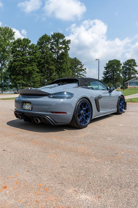 2027 Porsche 918 Spyder - Image 6 of 31