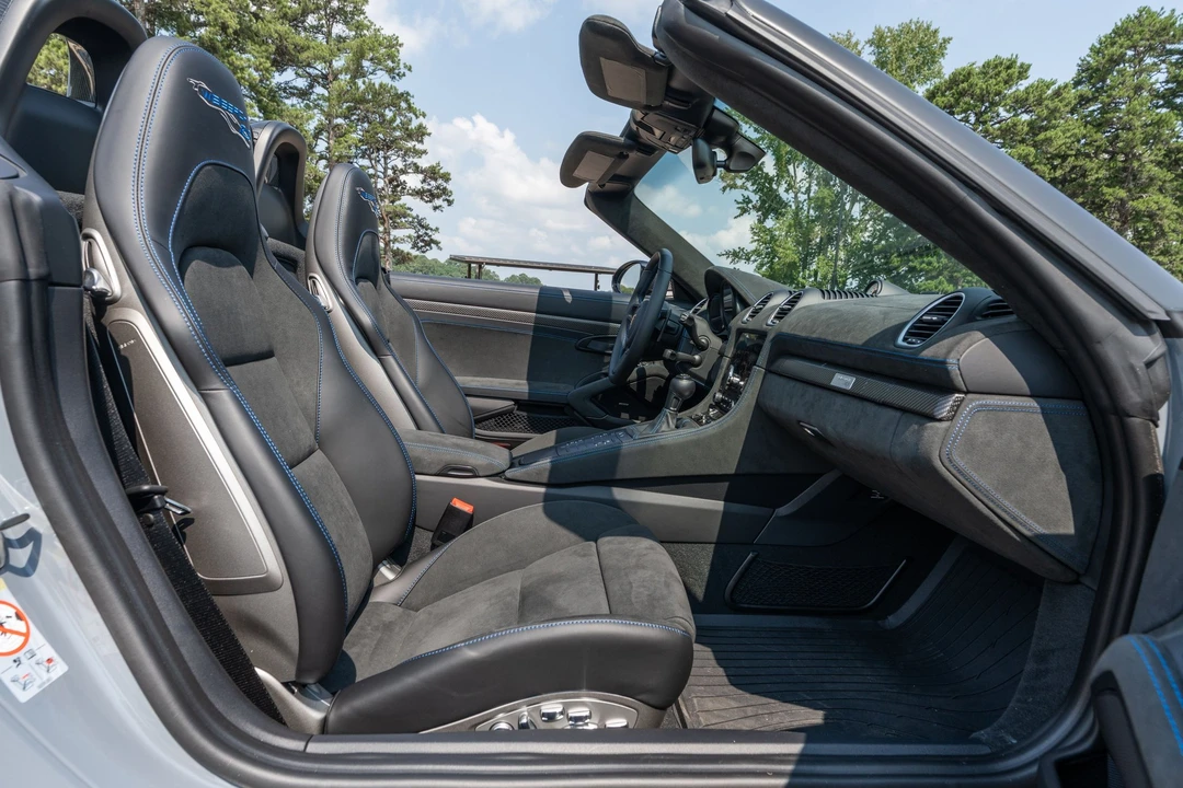 2027 Porsche 918 Spyder - Image 11 of 31