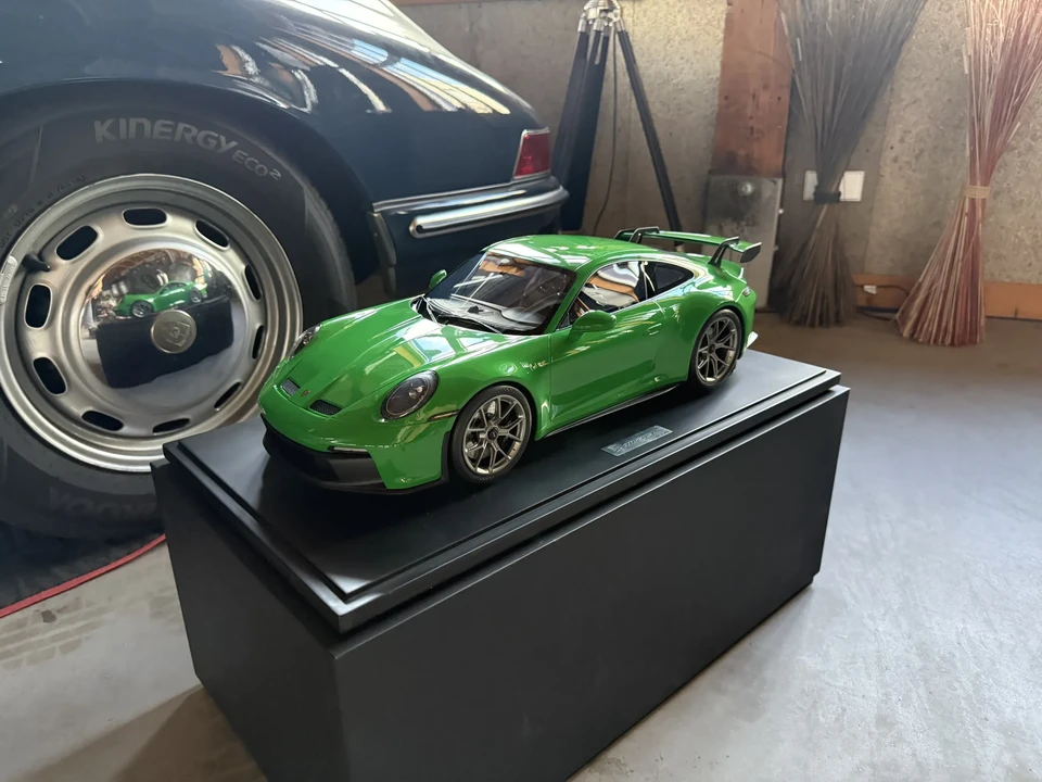 2022 Porsche 992 GT3 - Image 18 of 24