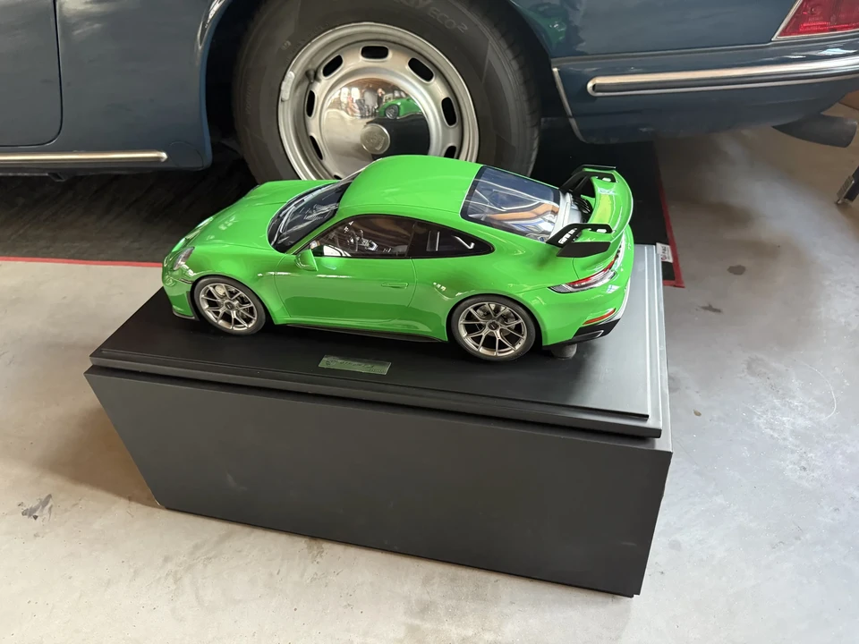 2022 Porsche 992 GT3 - Image 16 of 24