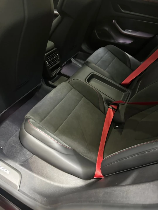 2022 Porsche Taycan GTS - Image 7 of 8