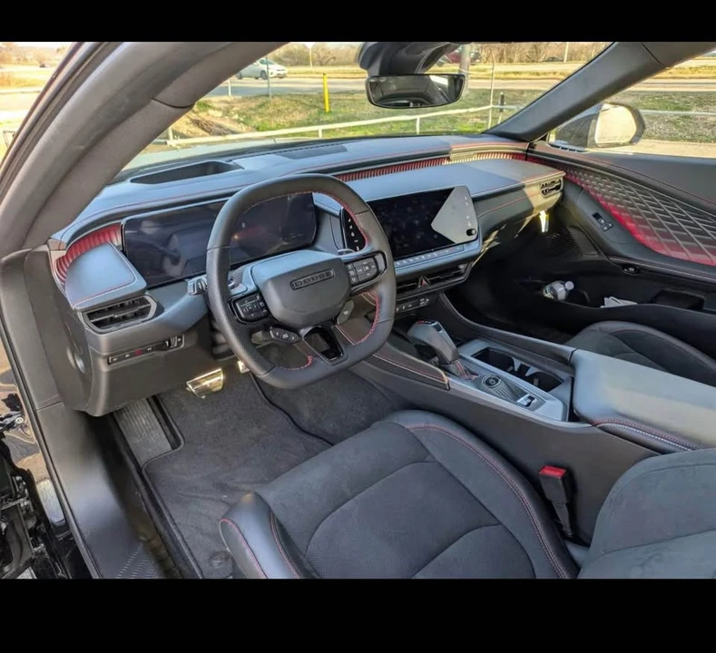 2025 Dodge Charger 8th Gen - Image 4 of 6
