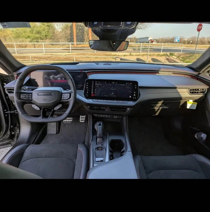 2025 Dodge Charger 8th Gen - Image 2 of 6