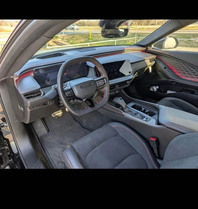 2025 Dodge Charger 8th Gen - Image 5 of 6